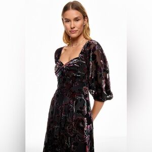 Hutch Floral Sweetheart Neckline Midi Dress